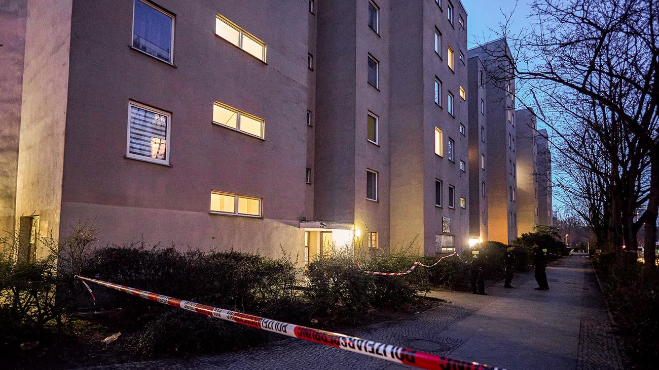 RAF: Daniela Klette Lebte Ohne Mietvertrag In Berliner Wohnung | ZEIT ...