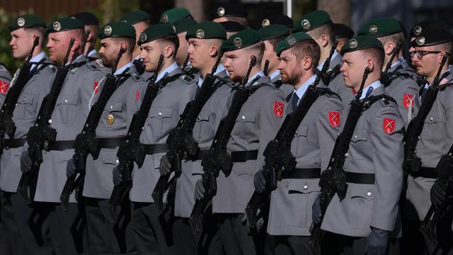 Bundeswehr: Bundestag stimmt für Einführung von Veteranentag