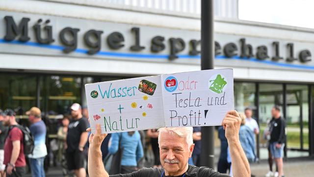 Brandenburg: Gemeinde Grünheide stimmt für Erweiterung von Tesla-Werk 