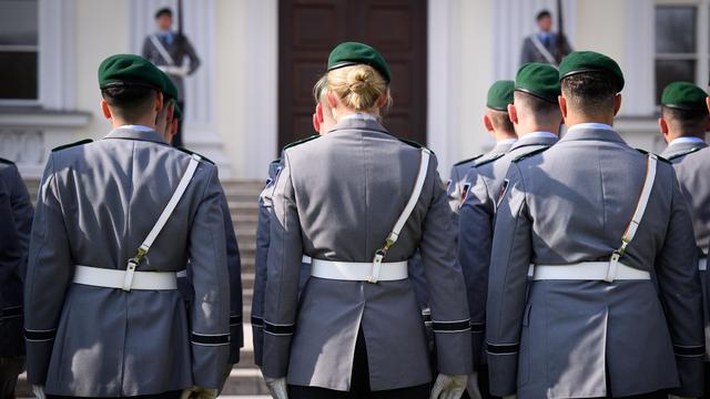 Bundeswehr: Generalinspekteur spricht sich für Wehrpflicht auch für Frauen aus