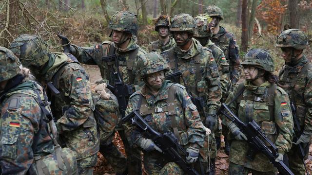 Personalmangel bei der Bundeswehr: Operation Verzwergung