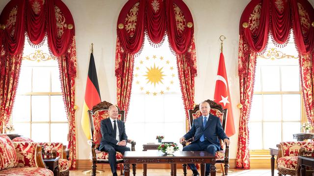 Olaf Scholz in Istanbul: Deutschland genehmigte Rüstungsexporte in Millionenhöhe in die Türkei