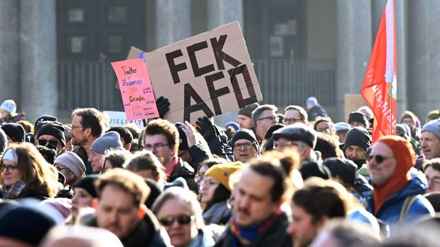 Wahlkampf: Tausende demonstrieren gegen "Abschiebetickets" der AfD