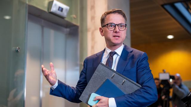 Koalitionsverhandlungen: Linnemann will jede zehnte Beamtenstelle in Ministerien streichen