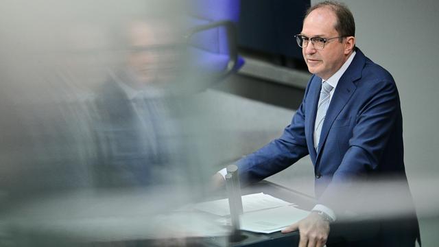 Bundesinnenminister: Dobrindt will Sicherheitsbehörden mit mehr Befugnissen ausstatten