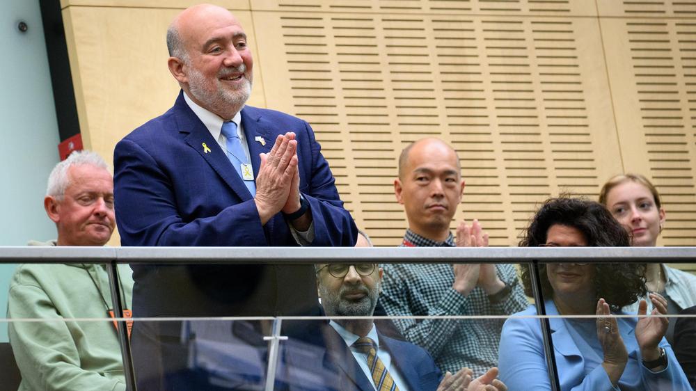  Der israelische Botschafter Ron Prosor im Bundesrat