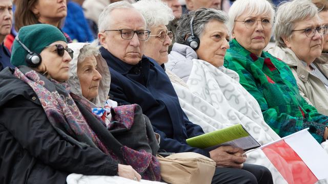 Gedenken an KZ-Befreiung: Kulturstaatsministerin Roth ruft zu Kampf gegen Hass und Rassismus auf