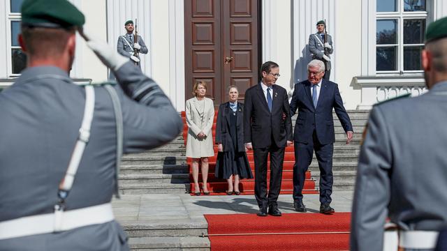 Staatsbesuch: Israelischer Präsident Herzog in Berlin empfangen