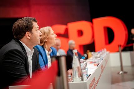 Bundesparteitag: Bärbel Bas (SPD), Bundesministerin für Arbeit und Soziales und SPD-Parteivorsitzende, und Lars Klingbeil (SPD), Bundesminister der Finanzen, Vizekanzler und SPD-Bundesvorsitzender, nehmen am SPD-Bundesparteitag teil. Berlin, 29.06.2025
