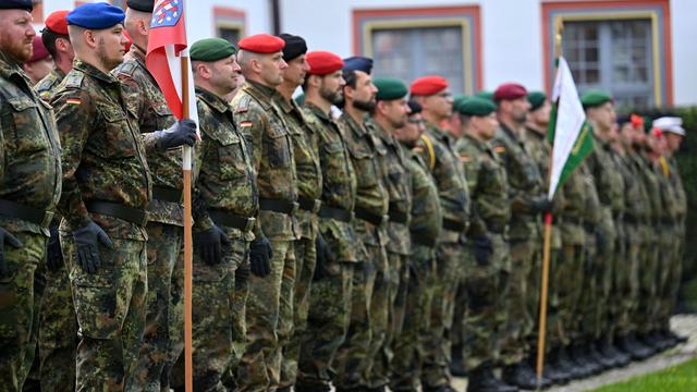 Bundeswehr: Pistorius strebt Bundeswehr mit 260.000 aktiven Soldaten an