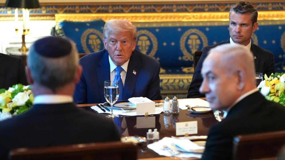 US-Präsident Donald Trump und der israelische Ministerpräsident Benjamin Netanjahu erwägen offenbar die Umsiedlung von Palästinensern.
