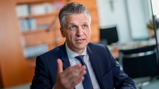 Bundesverfassungsgericht: Kanzleramtschef Frei plädiert für nüchterne Debatte über Richterwahl