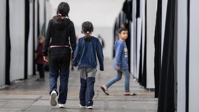 Migration: Mehr als ein Zehntel der Abgeschobenen sind Kinder und Jugendliche