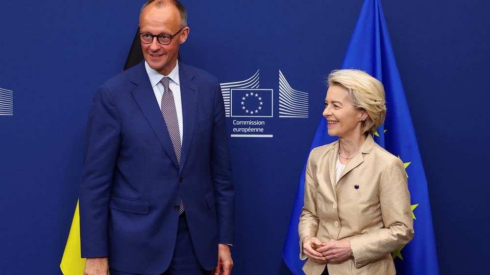  Bundeskanzler Merz und EU-Kommissionspräsidentin von der Leyen werden am Montag am Treffen von Selenskyj und Trump in Washington, D. C. teilnehmen.