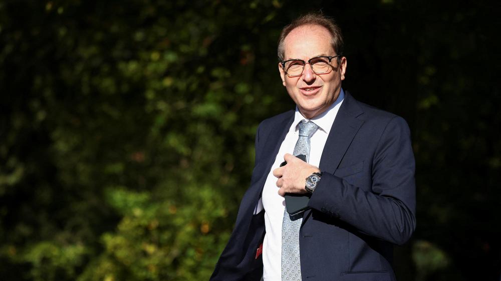  Bundesinnenminister Alexander Dobrindt will schon bald einen Entwurf für ein neues Luftsicherheitsgesetz vorlegen.