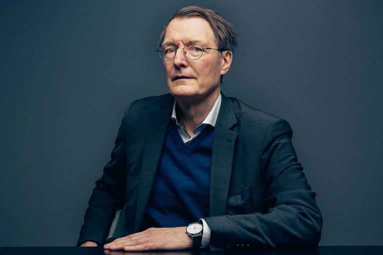 Karl Lauterbach: "Wir arbeiten uns zu häufig an aktuellen Aufregerthemen  ab" | DIE ZEIT