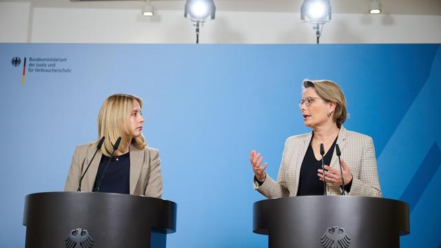 Bauministerin Verena Hubertz: Regierung will Bauen einfacher und günstiger machen