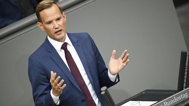 Proposal curtails elderly drug access