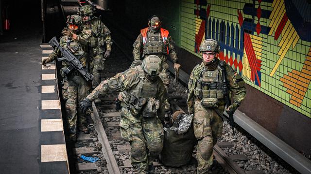 Bundeswehrübung: Feuergefecht im U-Bahn-Tunnel