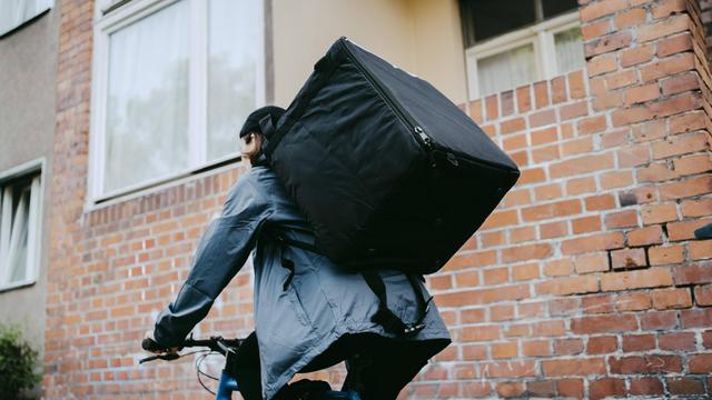 Gesetzentwurf: Bundesregierung will gegen Schwarzarbeit bei Lieferdiensten vorgehen