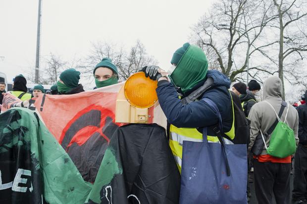 Proteste gegen AfD-Parteijugend: Demonstranten in der Nähe vom Hauptbahnhof