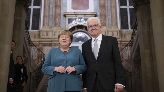 Altkanzlerin: Angela Merkel erhält Auszeichnung für Einsatz in der Coronapandemie