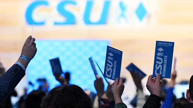 CSU-Parteitag: CSU fordert Abspielen der Nationalhymne bei Zeugnisverleihungen