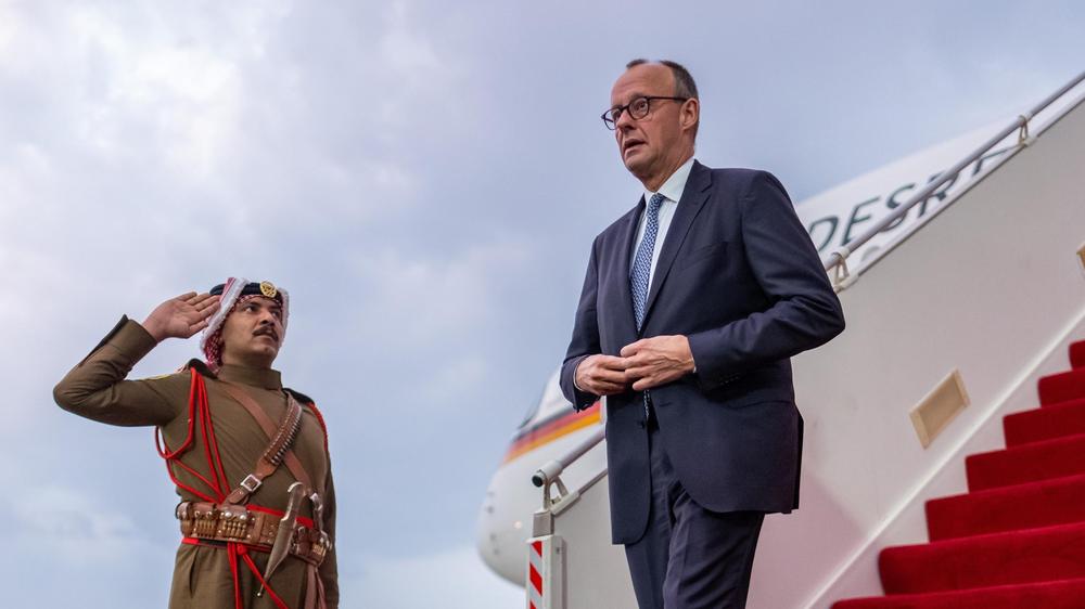 Vor seiner Reise nach Israel hat Bundeskanzler Friedrich Merz den jordanischen König Abdullah II. getroffen.