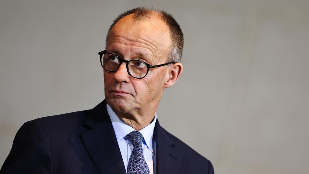 Friedrich Merz: Most unconservative chancellor in the country's history? Friedrich Merz is criticized by right-wing extremists.