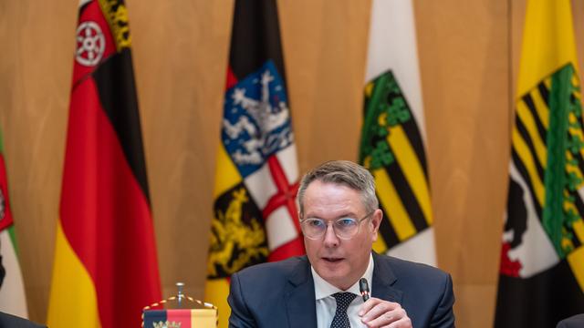 Finanzstreit: Länder wollen Entscheidung im Finanzstreit mit dem Bund vertagen