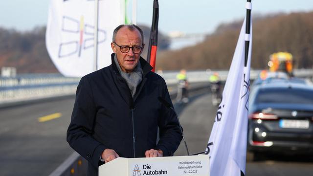 Rahmedetalbrücke: Friedrich Merz gibt neue Brücke in Lüdenscheid frei