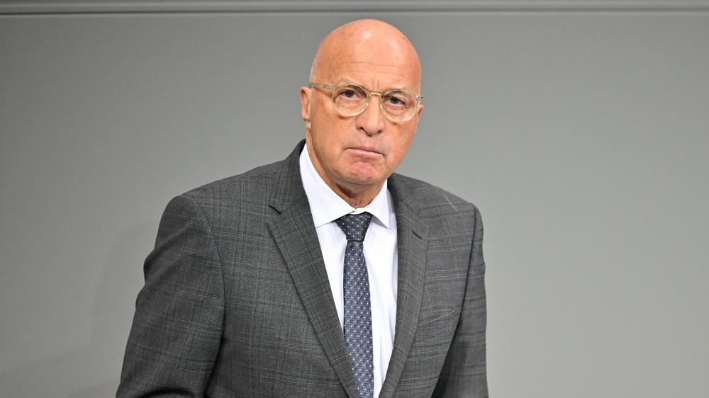 AfD dispute on compulsory military service: Rüdiger Lucassen (AfD) speaks at the Bundestag session on the modernization of military service.