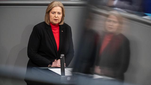 Debatte im Bundestag: Geplante Grundsicherung sorgt für Streit im Bundestag