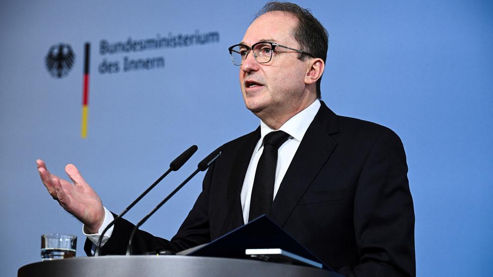 Alexander Dobrindt: Bund setzt eine Million Euro auf Vulkangruppe aus ...