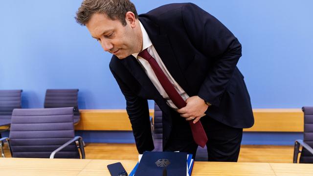 Bundesfinanzministerium: Lars Klingbeil ruft Ministerien zum Sparen auf