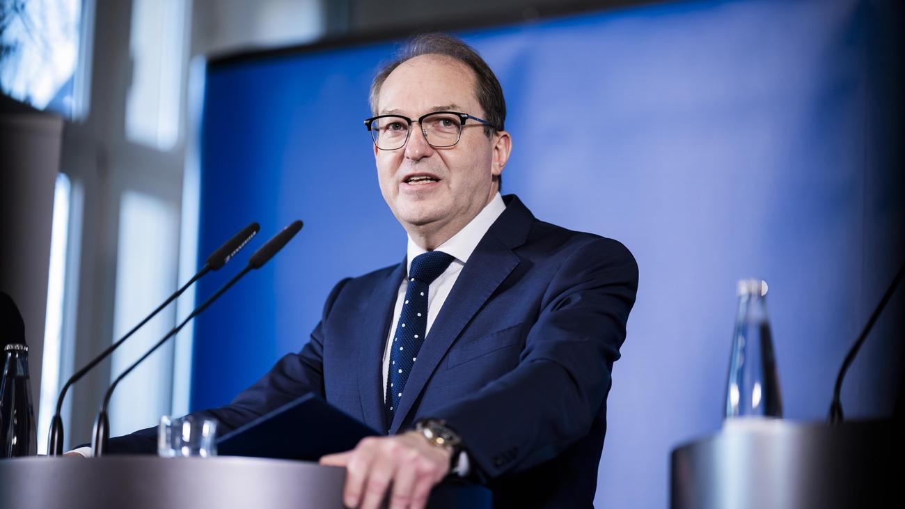 Stromausfall in Berlin: Dobrindt will nach Anschlag härter gegen Linksextremisten vorgehen