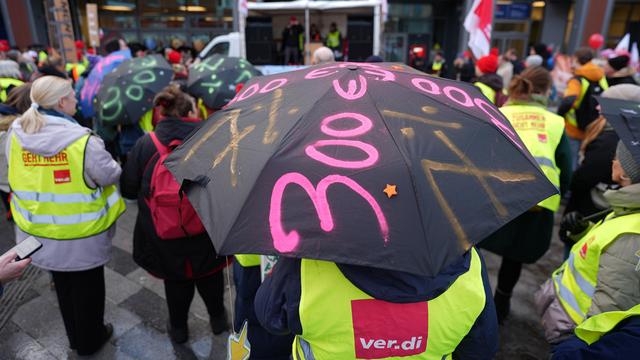 Tarifverhandlungen : Ausweitung von Warnstreiks im Öffentlichen Dienst angekündigt