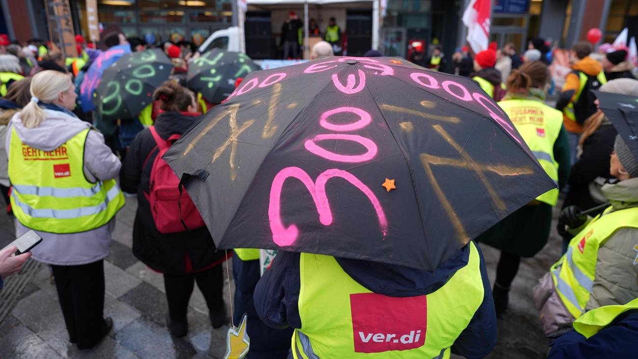 Tarifverhandlungen : Ausweitung von Warnstreiks im Öffentlichen Dienst angekündigt