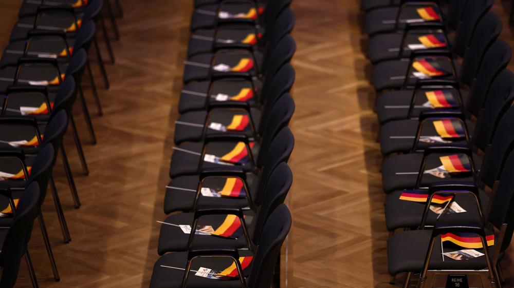 AfD-Hochstufung: Gibt sich gern patriotisch: die AfD, die gerade Wahlkampf führt.