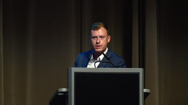 Vetternwirtschaft in der AfD: AfD-Bundestagsabgeordneter wehrt sich gegen Ausschluss aus Fraktion