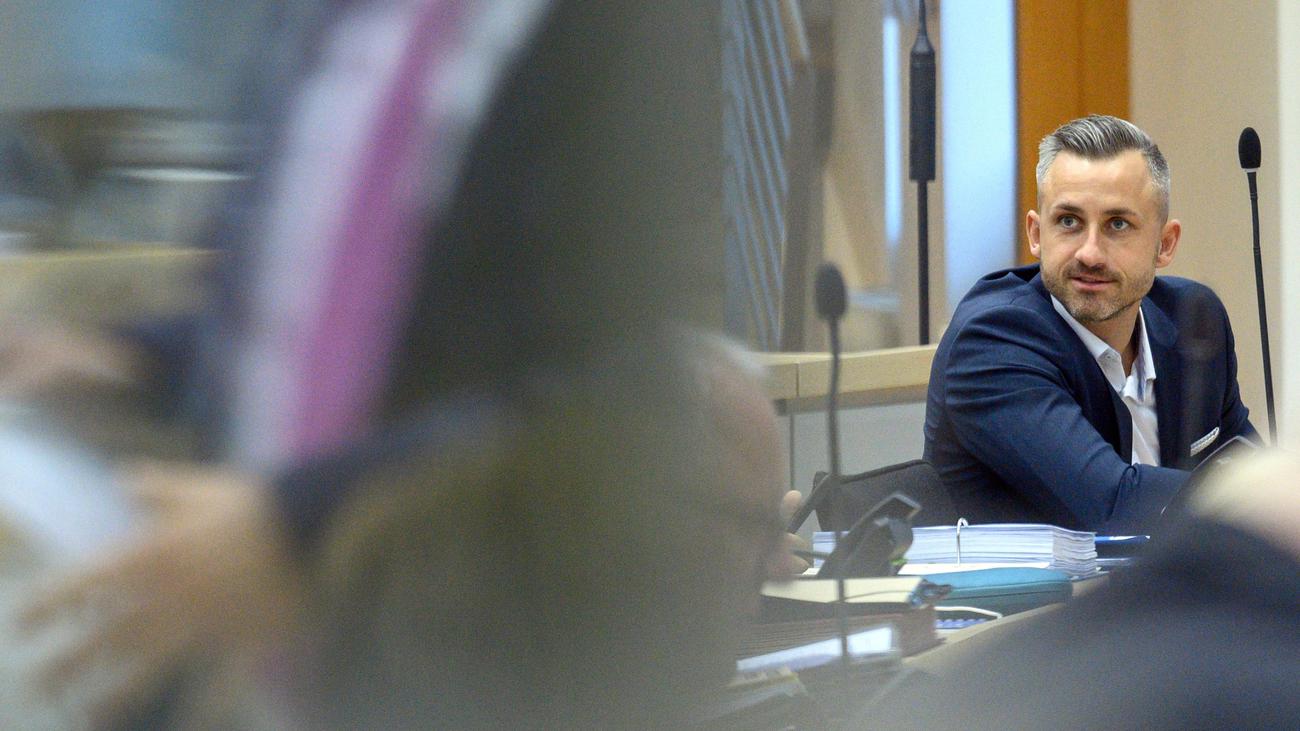 Diskussion um Vetternwirtschaft: AfD Sachsen-Anhalt setzt Kommission zu Anstellungsverhältnissen ein