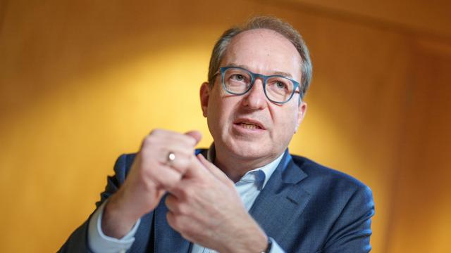 (+) Alexander Dobrindt: Weniger Kurse, schneller in den Arbeitsmarkt