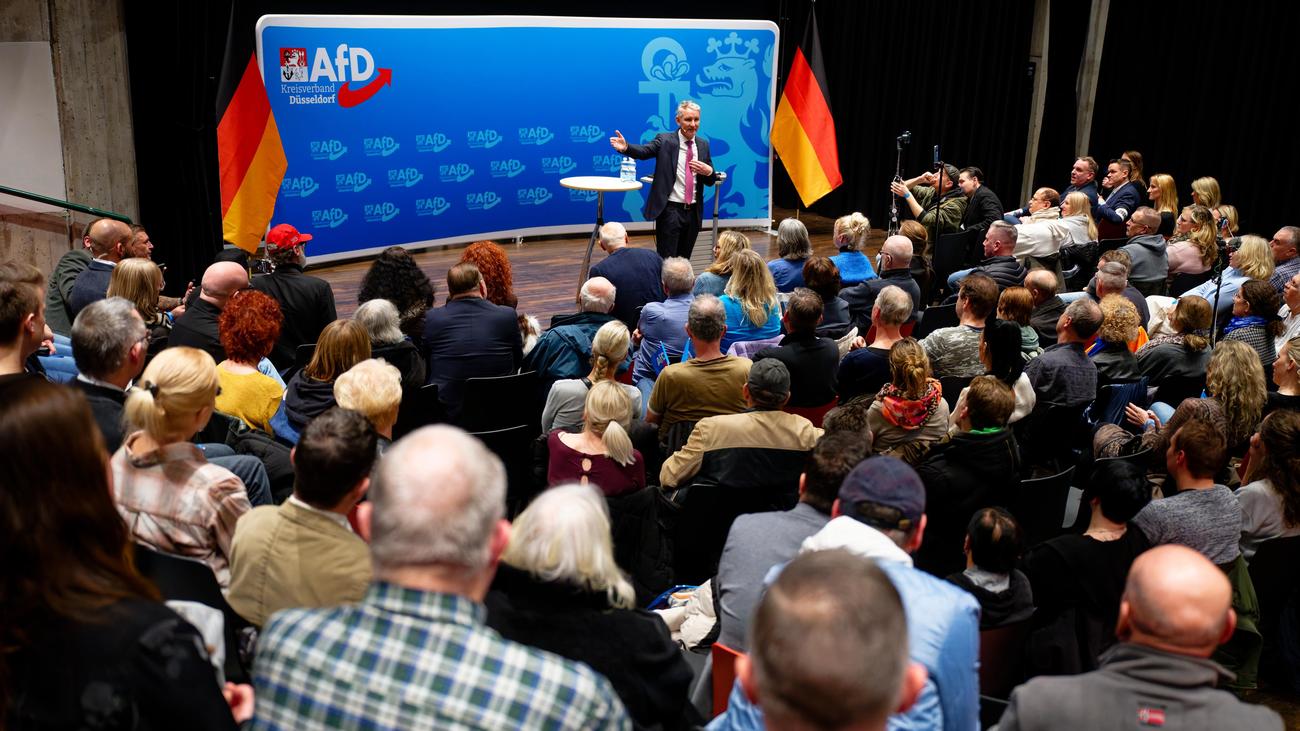 Düsseldorf: Tausende protestieren erneut gegen Auftritt von Björn Höcke