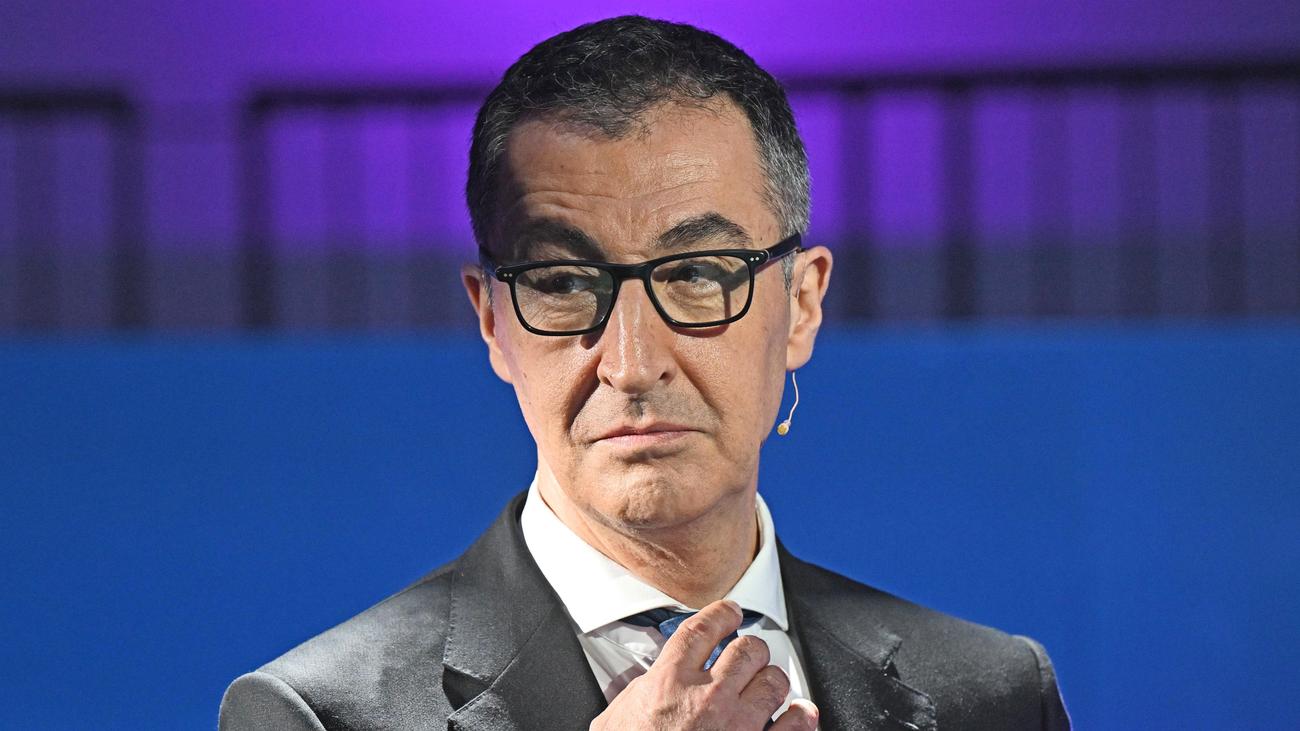 Einwanderung: Cem Özdemir spricht sich für stärkere Steuerung der  Migration aus