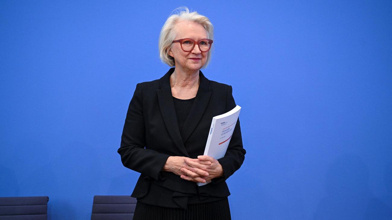 Gebäudeenergiegesetz: Wirtschaftsweise Monika Schnitzer kritisiert neues Heizungsgesetz