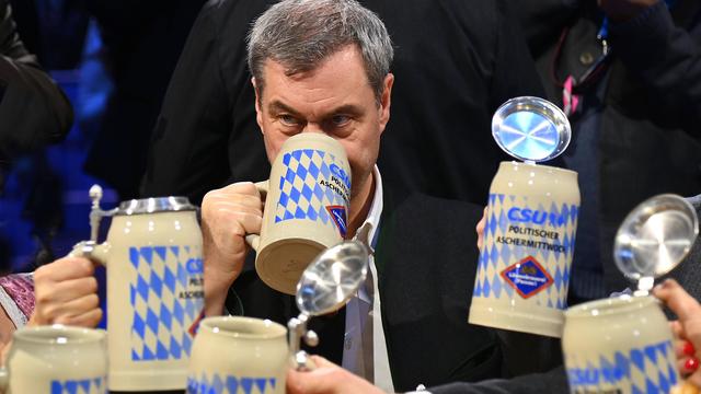 (+) Politischer Aschermittwoch: Zwischen Bier und Bangen