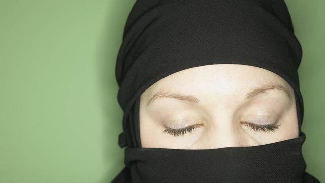 (+) Verschleierung: Kein Fall für den Staat