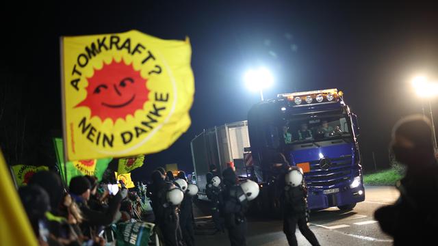 Atommüll: Erster Konvoi von Atommüll aus Jülich in Ahaus angekommen