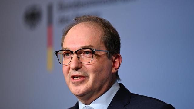 Bild: Krieg im Iran: Dobrindt sieht hierzulande keine konkrete Bedrohung durch Iran-Krieg