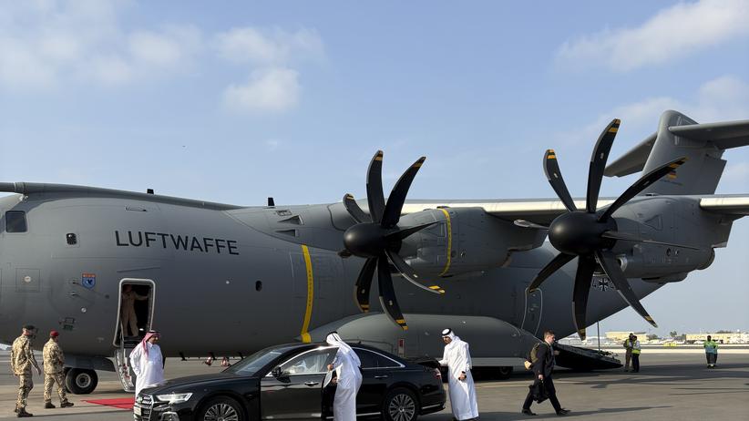 Johann Wadephul: Der Außenminister in Doha vor der A400M